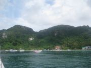 Phi Phi saari jo lähellä